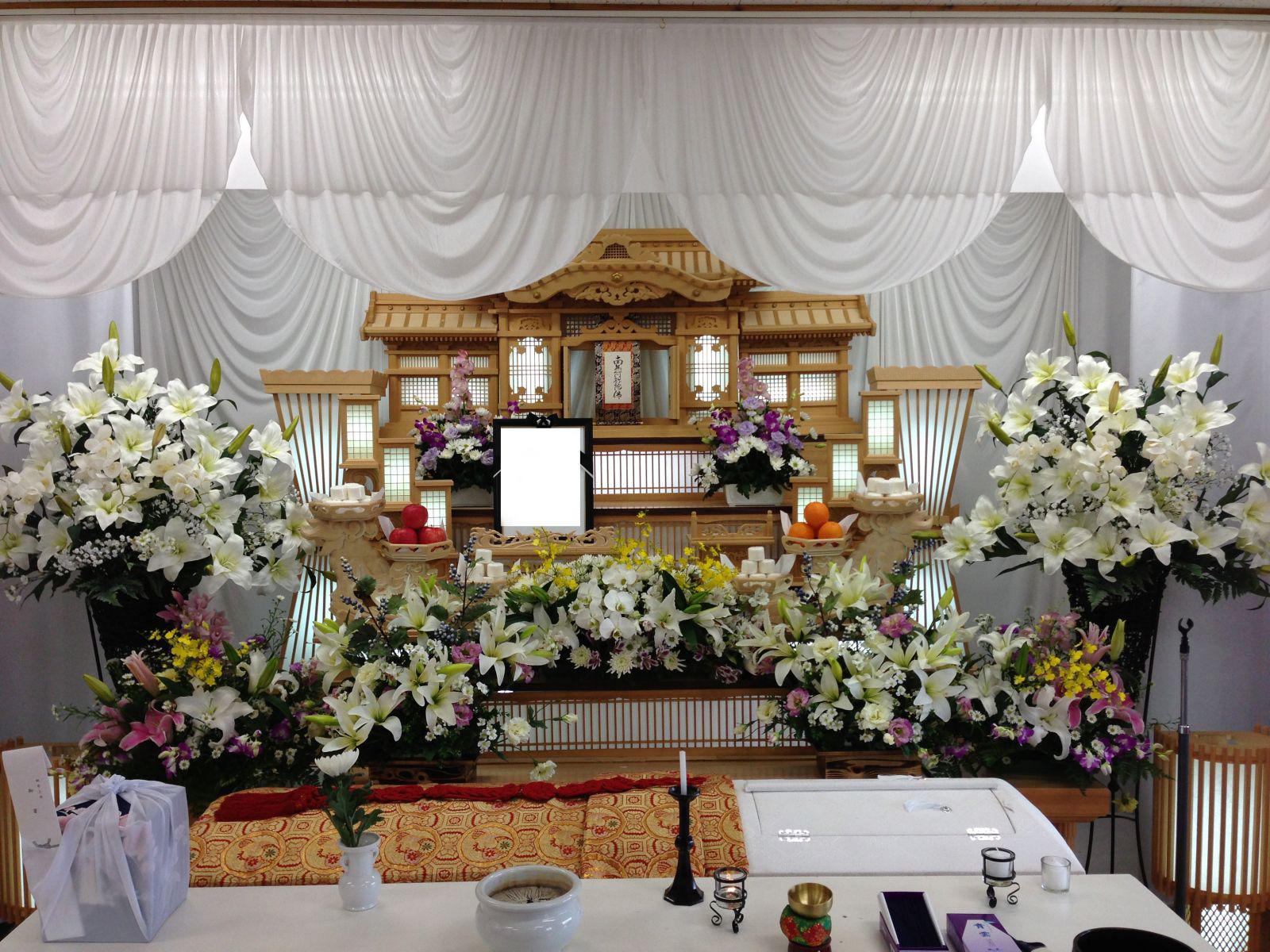 b2-2　祭壇