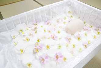 花いっぱいのご葬儀 れんげ葬祭 南福岡斎場